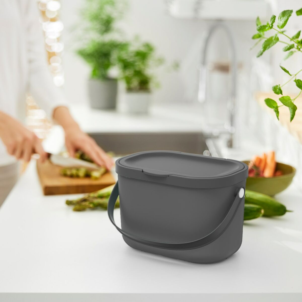 V4HC844F1A39E0083B78EFD295ECDBAE0E3R4928355P2